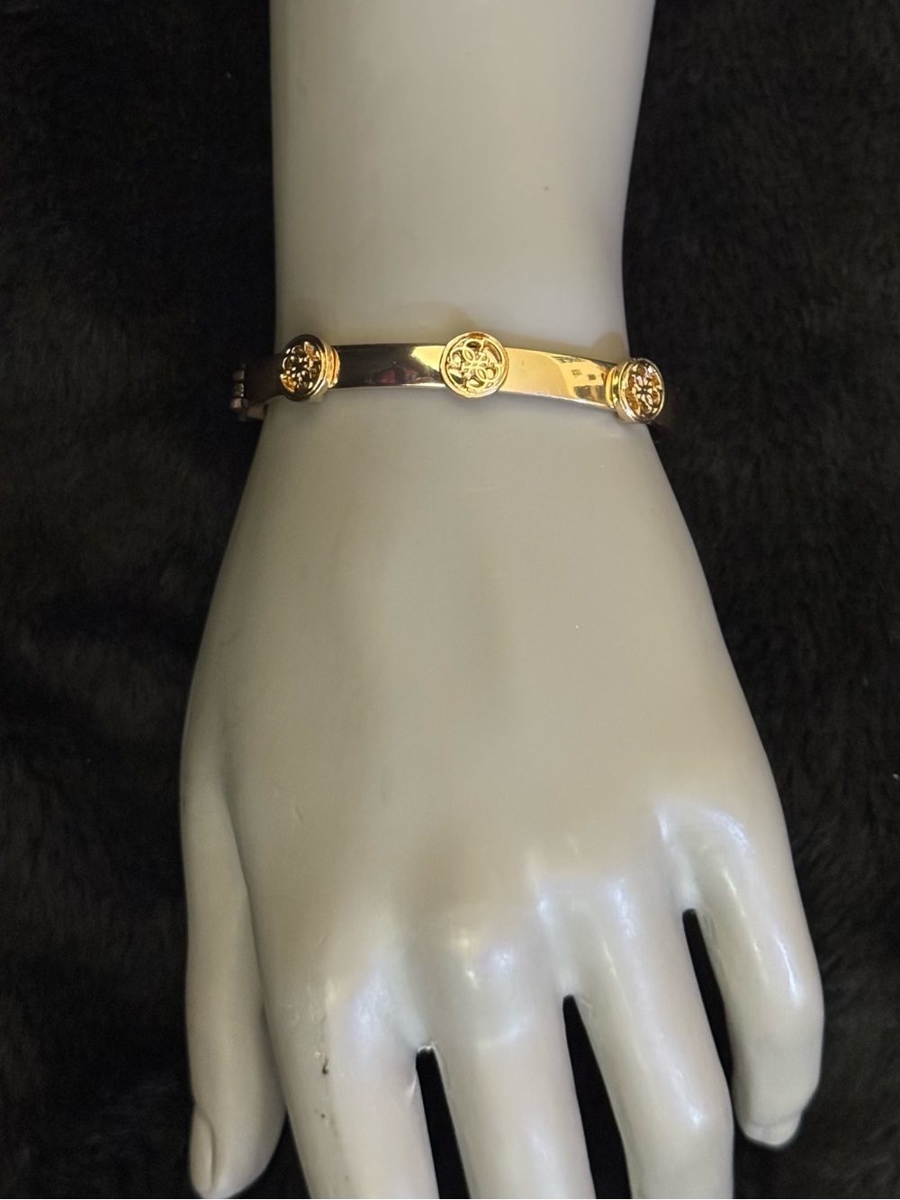 Guess brand new Gold tone 4Gs logo Bangle Bracelet